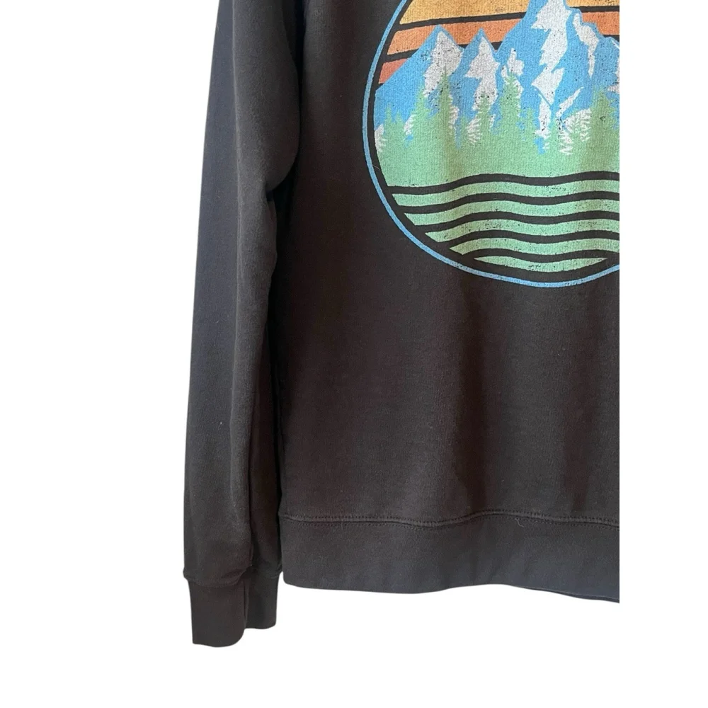 Delta Sweatshirt Unisex Size Small Black Mountain Graphics Ecosmart Crewneck NWT